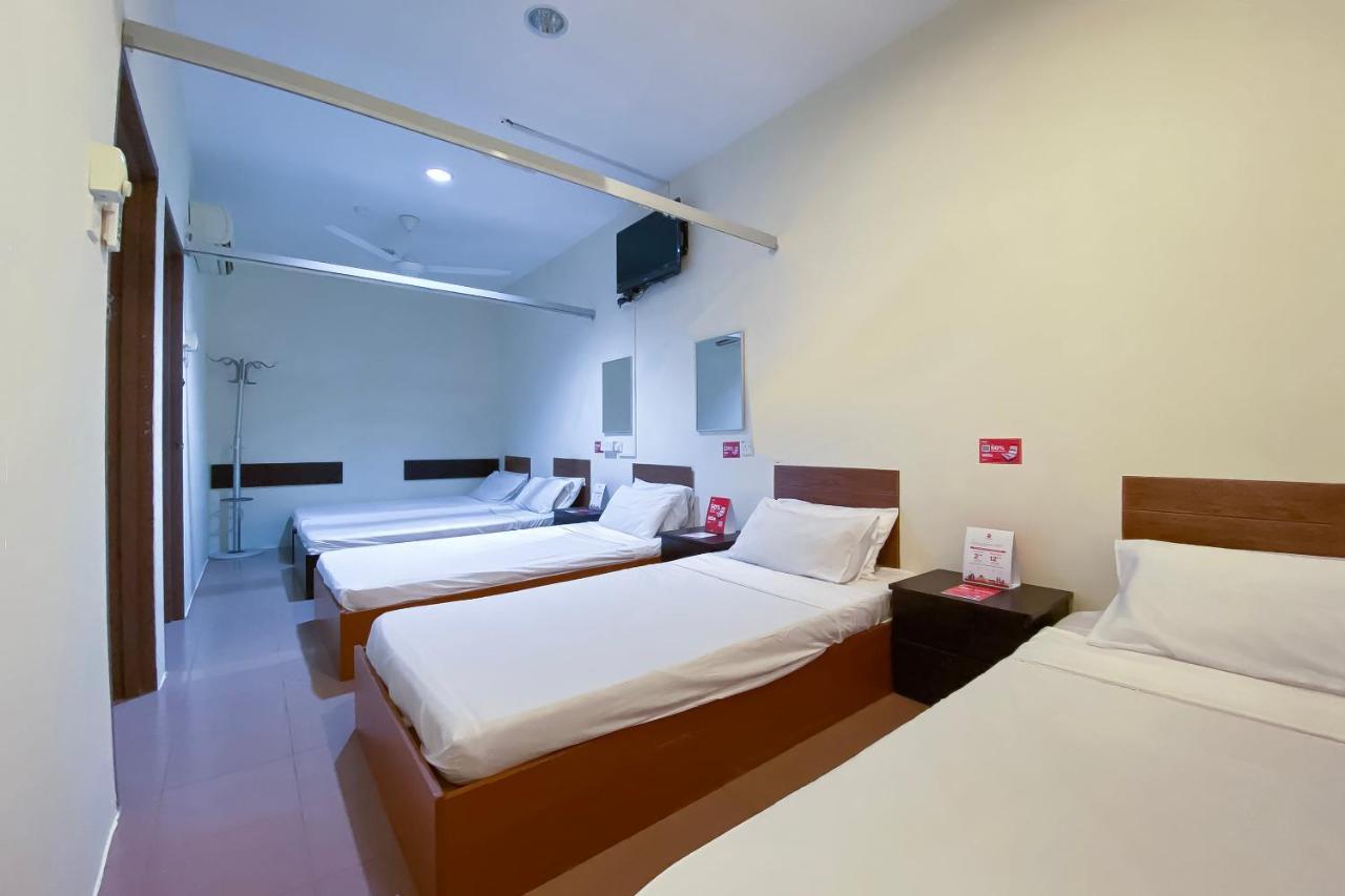Spot On 89907 Motel Impian Сері-Манджунґ Екстер'єр фото