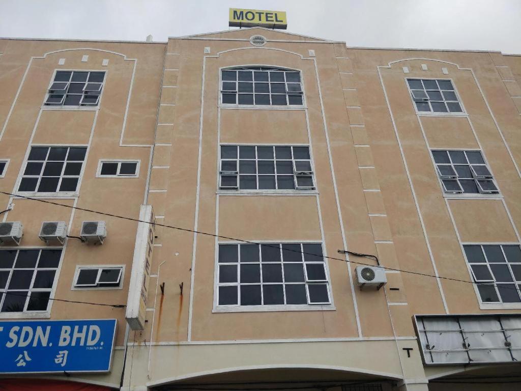 Spot On 89907 Motel Impian Сері-Манджунґ Екстер'єр фото